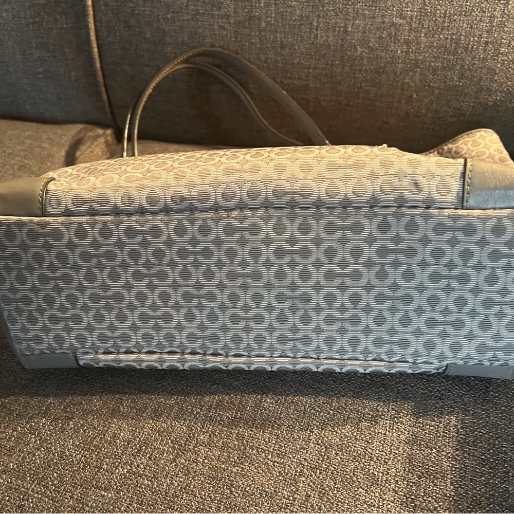 Coach Tote - Picture 6 of 9
